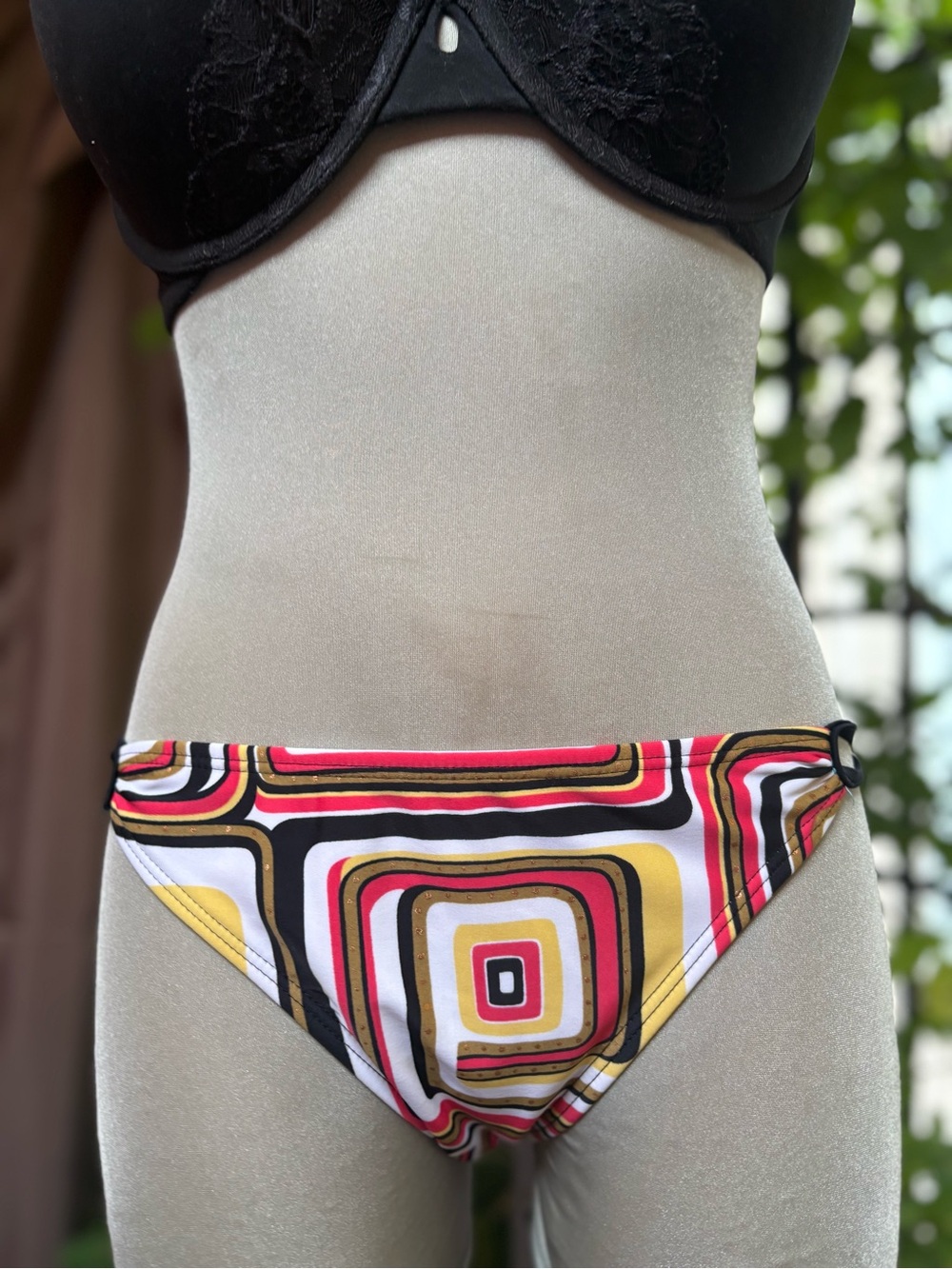 Gossip White Swimwear Tag with Red Ribbon Accent - Picture 11 of 12